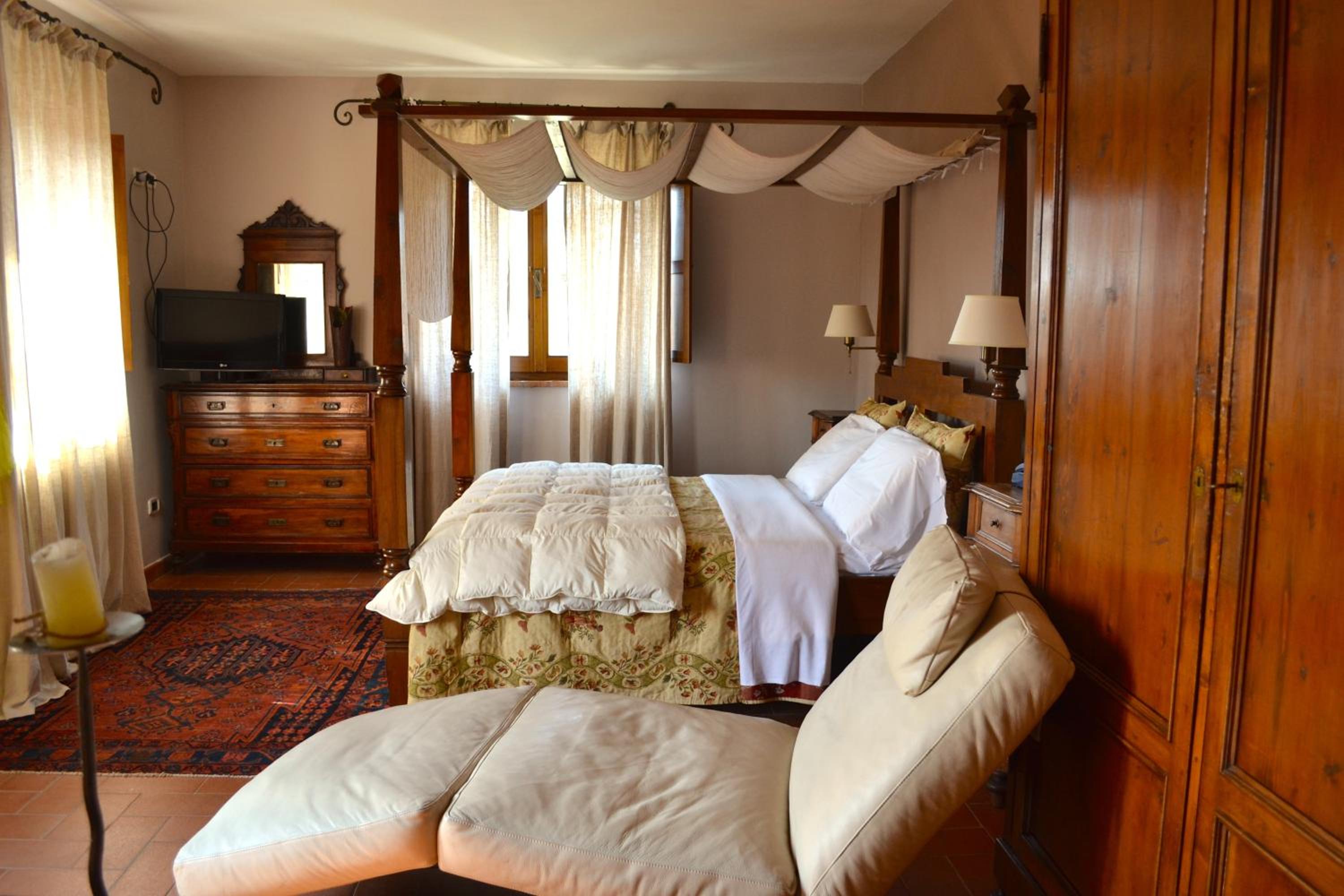 Superior Suite - Photo 1
