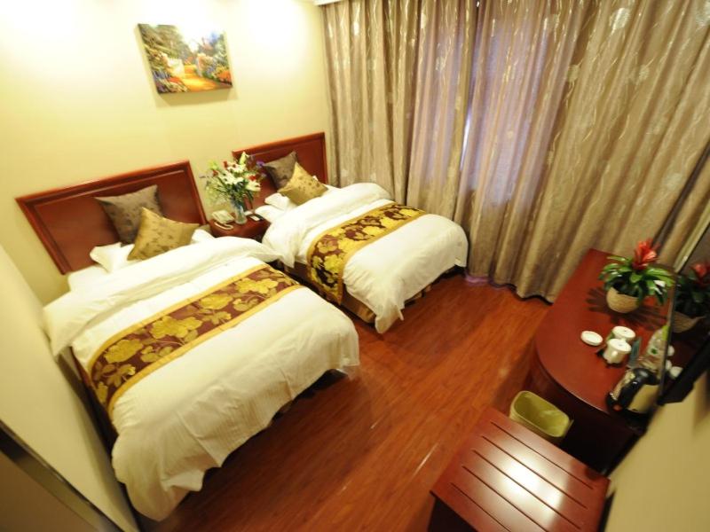 Budget Twin Room - Photo 11