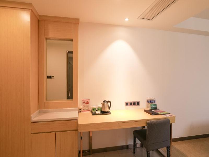 Budget Double Room - Photo 2