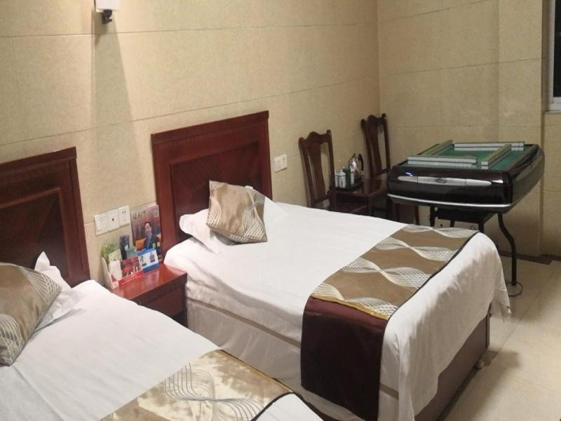 Twin Room - Photo 2