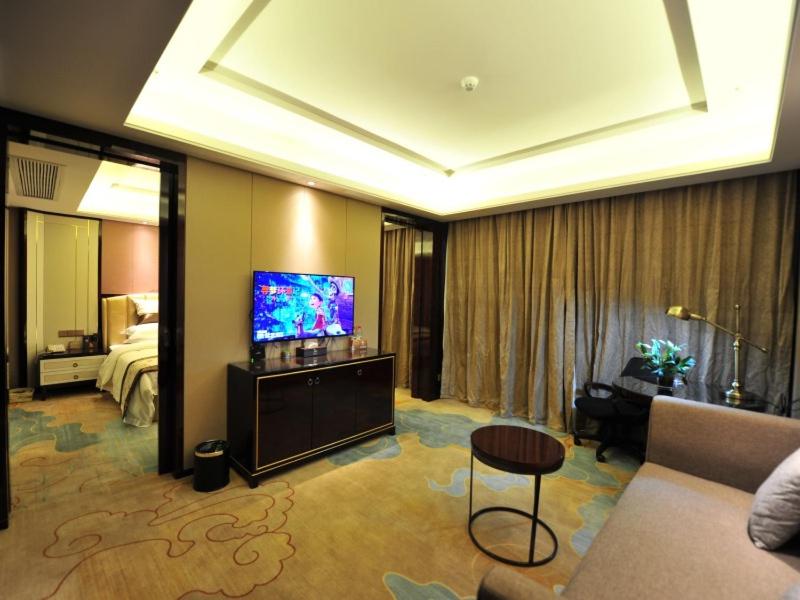 Deluxe Suite photo 2