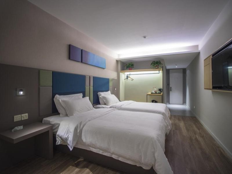 Business Twin Room photo 2