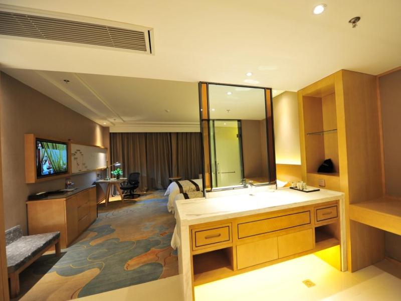 Deluxe Suite photo 2