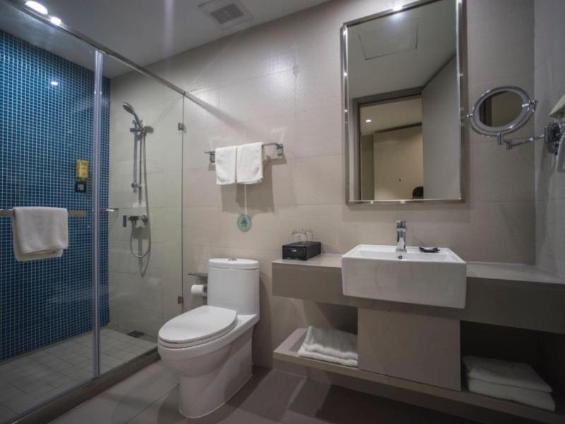 Business Queen Room - Photo 5