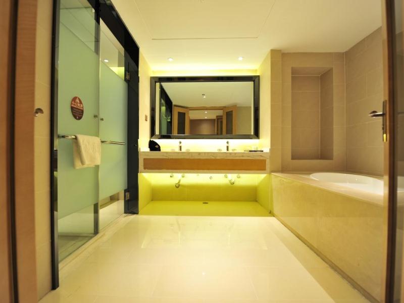 Deluxe Suite photo 3