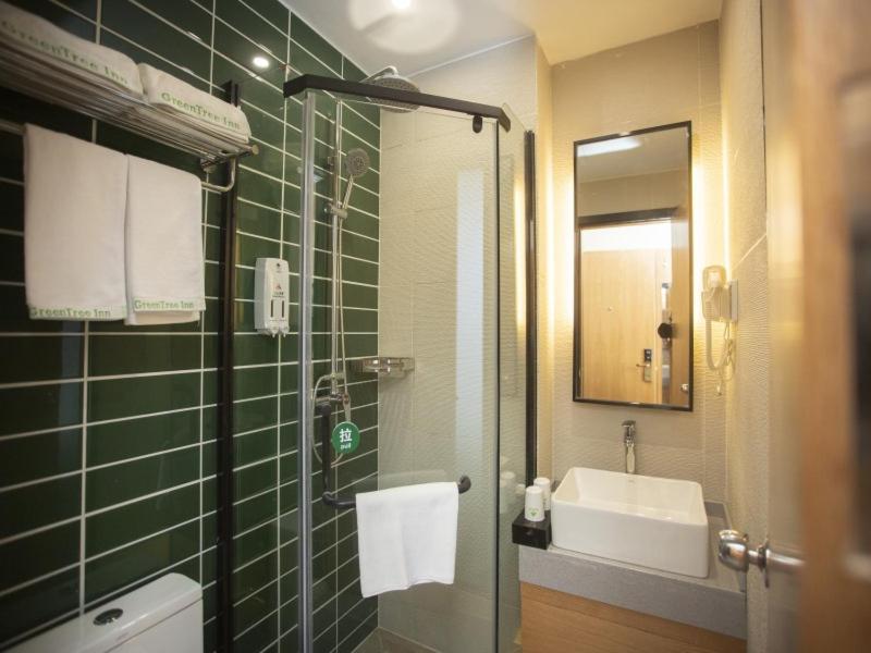 Suite - Photo 4