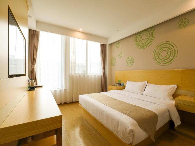 Budget Double Room - Photo 7
