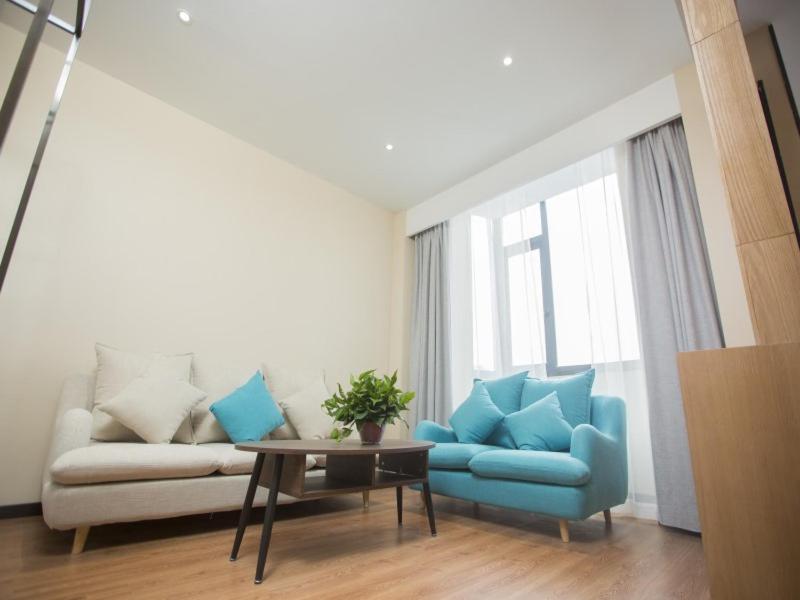 Suite - Photo 3