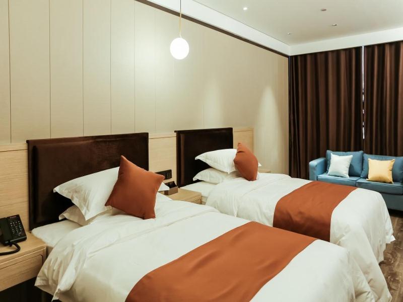 Standard Twin Room - Photo 1