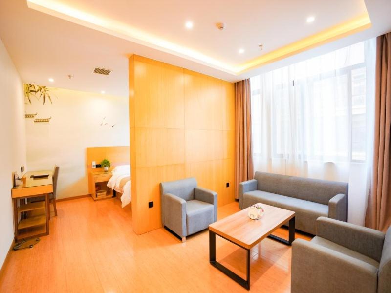Superior Suite - Photo 2