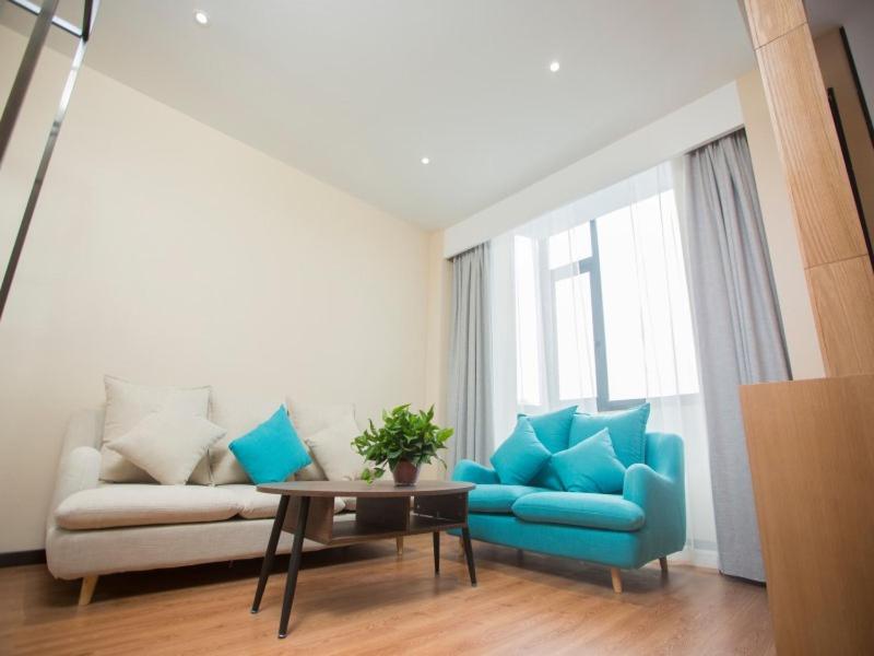 Suite - Photo 2