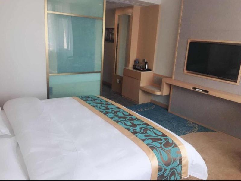 Deluxe Queen Room - Photo 1