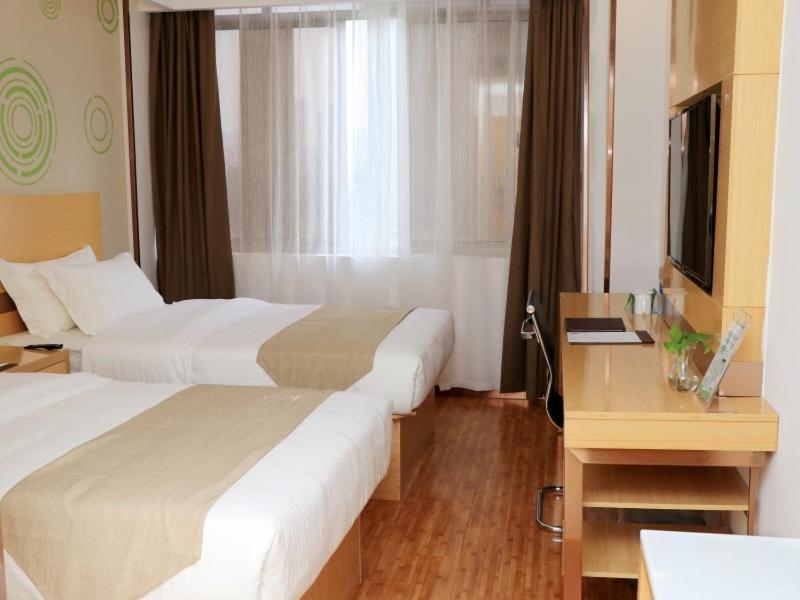 Twin Room - Photo 3