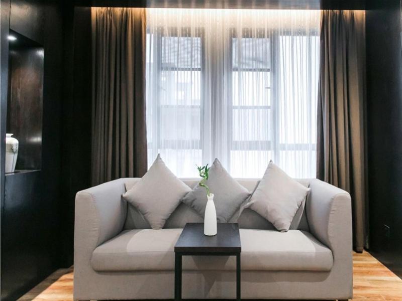 Deluxe Suite - Photo 1