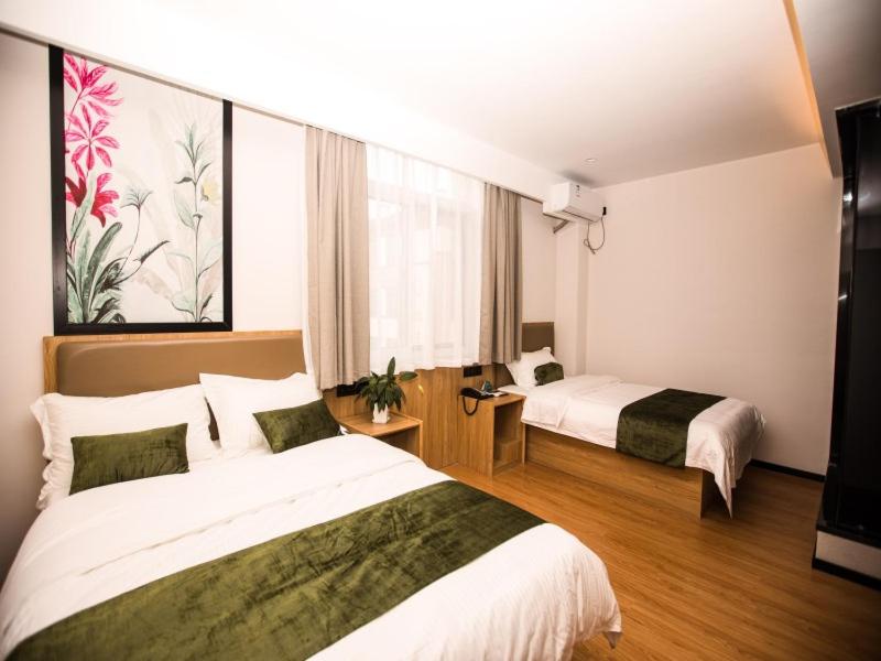 Business Twin Room - Photo 1