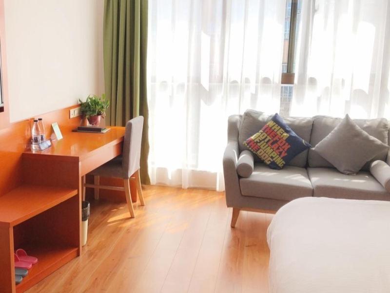 Double Room - Photo 16