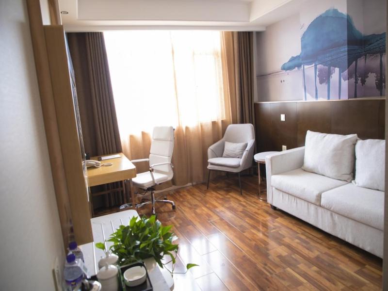 Deluxe Suite photo 1