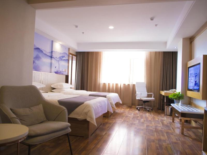 Deluxe Twin Room photo 2