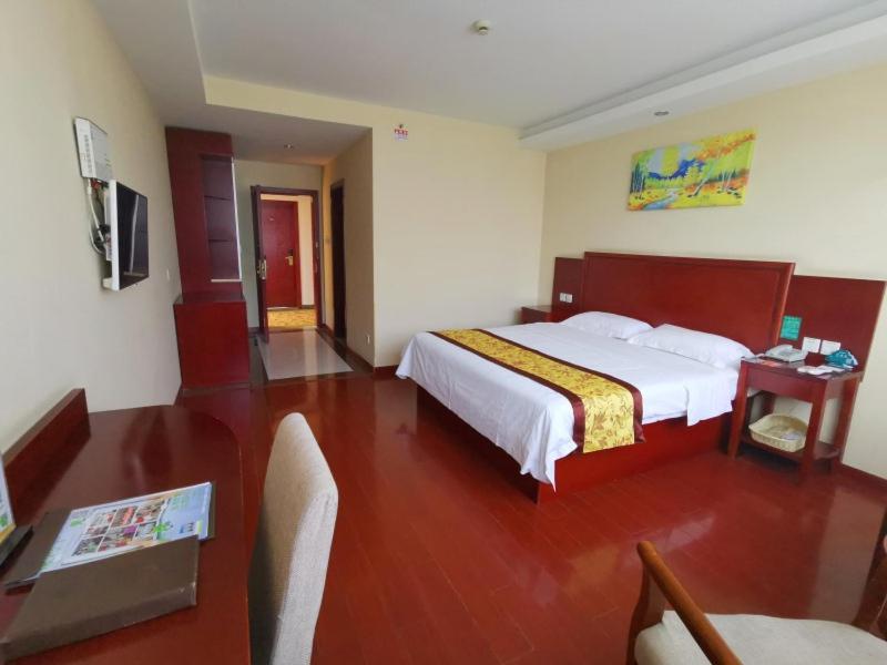 Mainland Chinese Citizens - Deluxe Queen Room photo 2