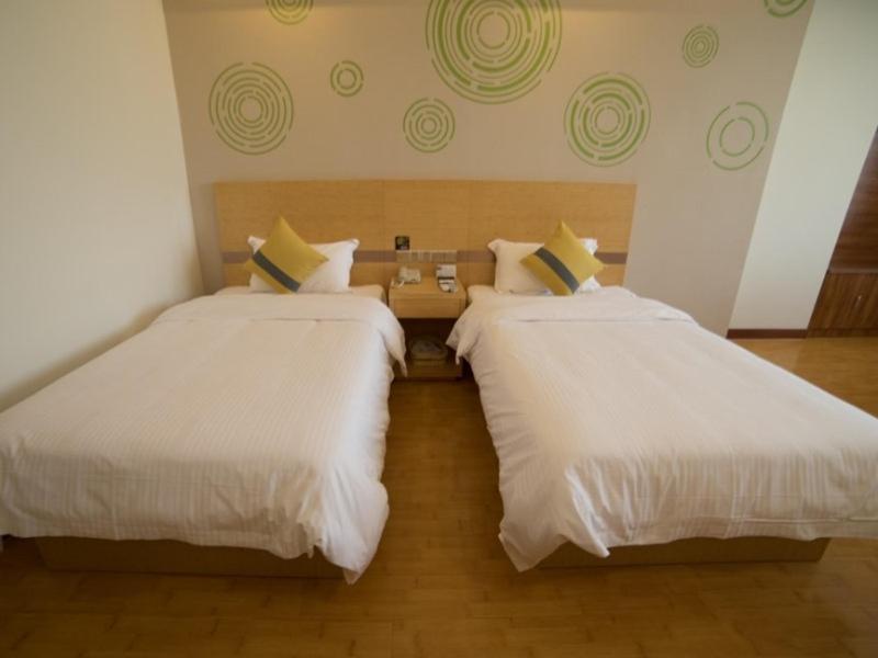 Business Twin Room - Photo 5