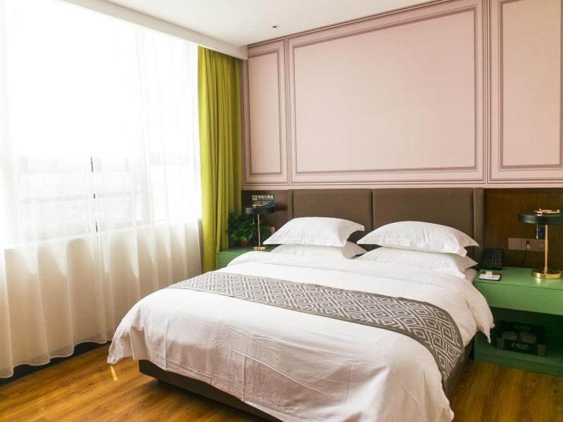 Deluxe Queen Room photo 1