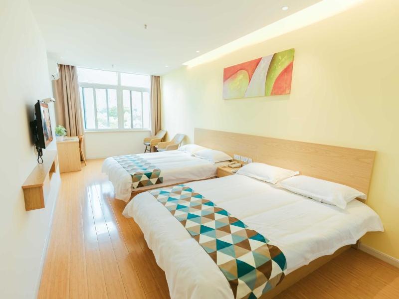 Mainland Chinese Citizens - Twin Room photo 3