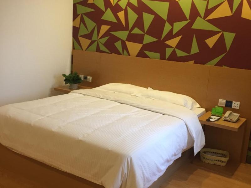 Mainland Chinese Citizens - Business Double Room photo 2