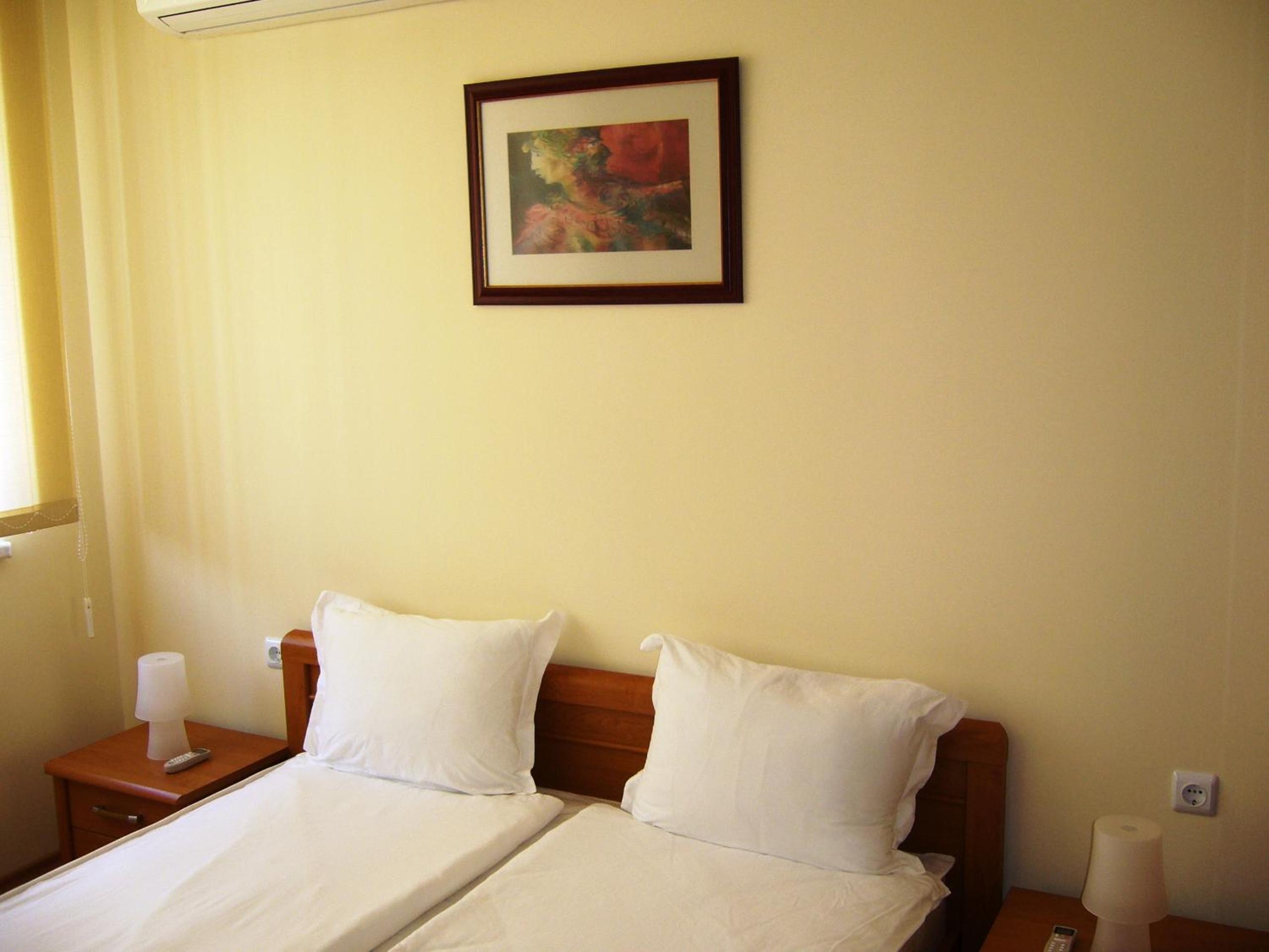 One-Bedroom Apartment with Balcony