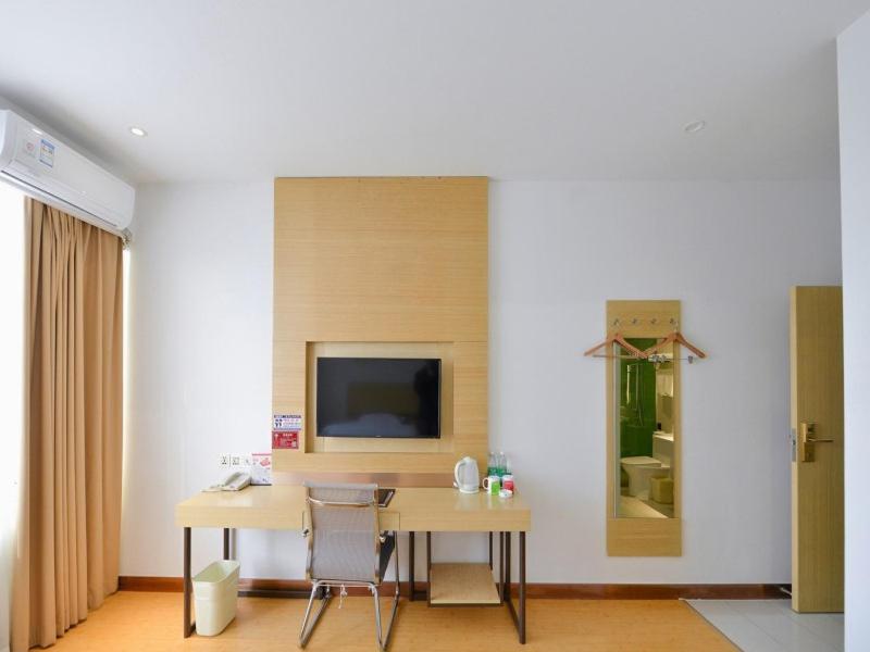 Twin Room - Photo 17