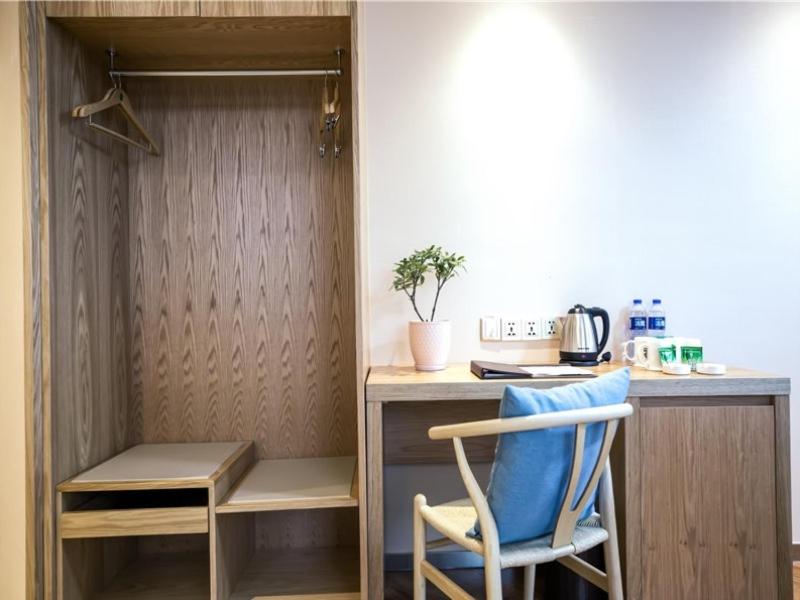 Double Room - Photo 6