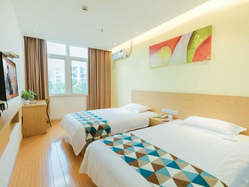 Mainland Chinese Citizens - Twin Room photo 2
