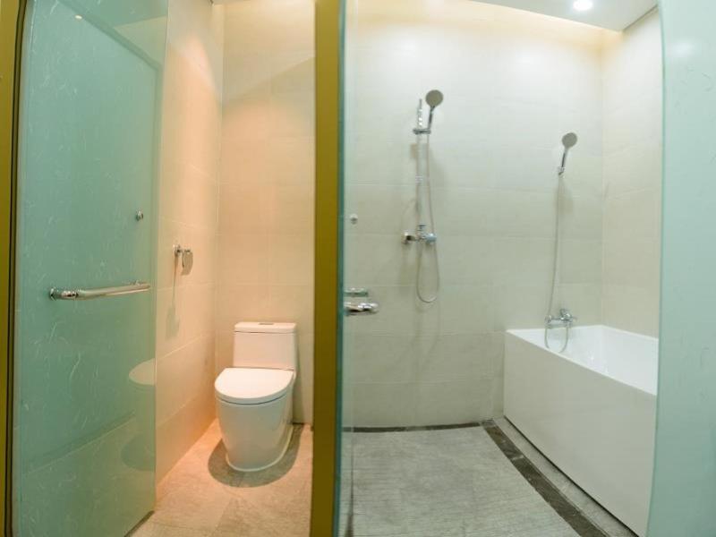 Deluxe Suite - Photo 23