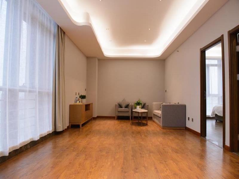 Deluxe Suite - Photo 1