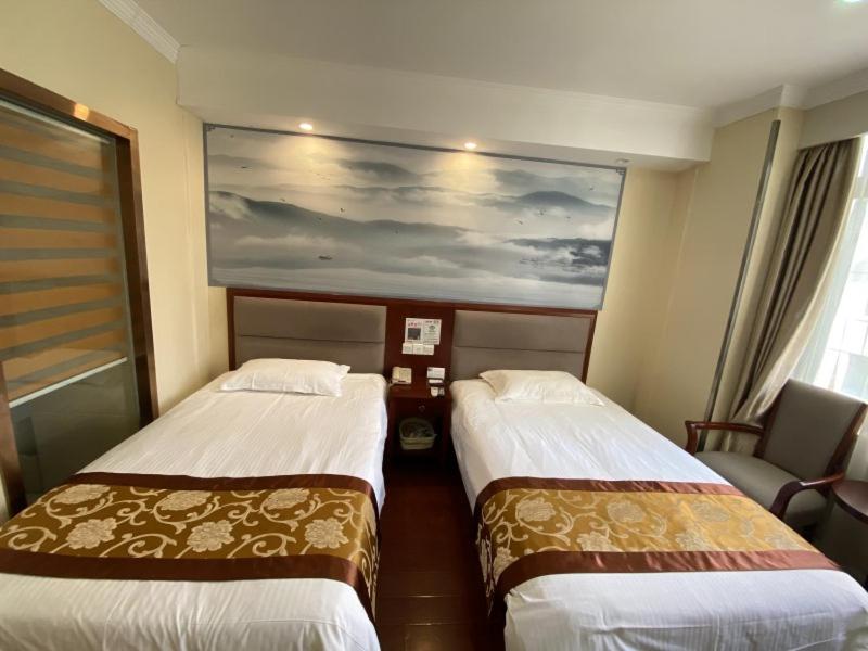 Mainland Chinese Citizens - Standard Twin Room - Photo 12