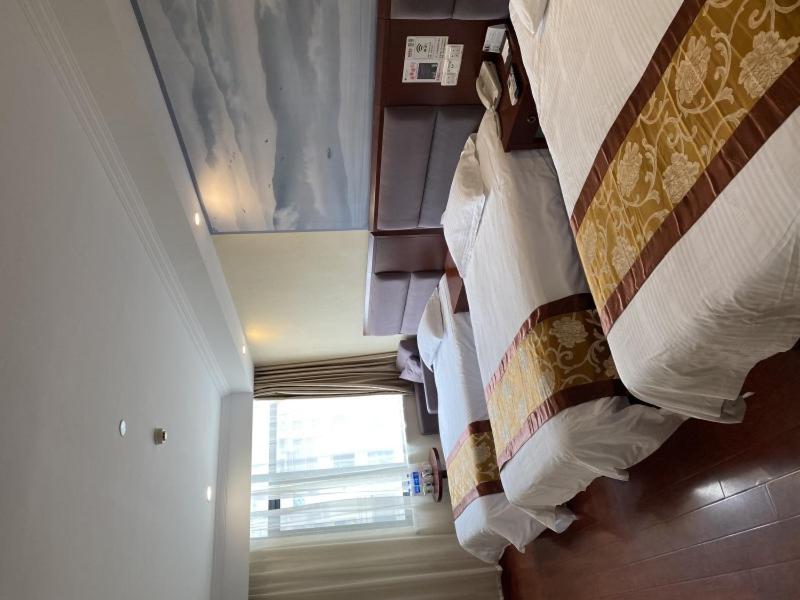 Mainland Chinese Citizens - Standard Twin Room - Photo 13