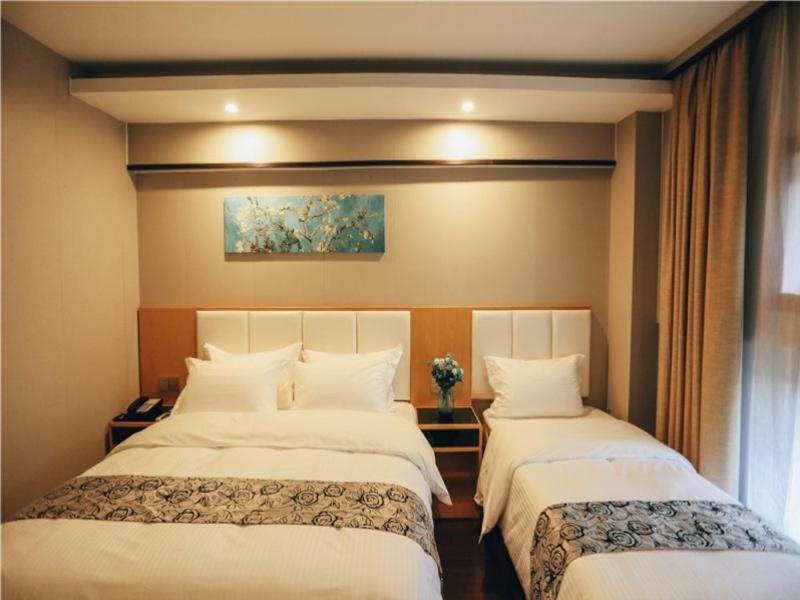 Twin Room - Photo 3