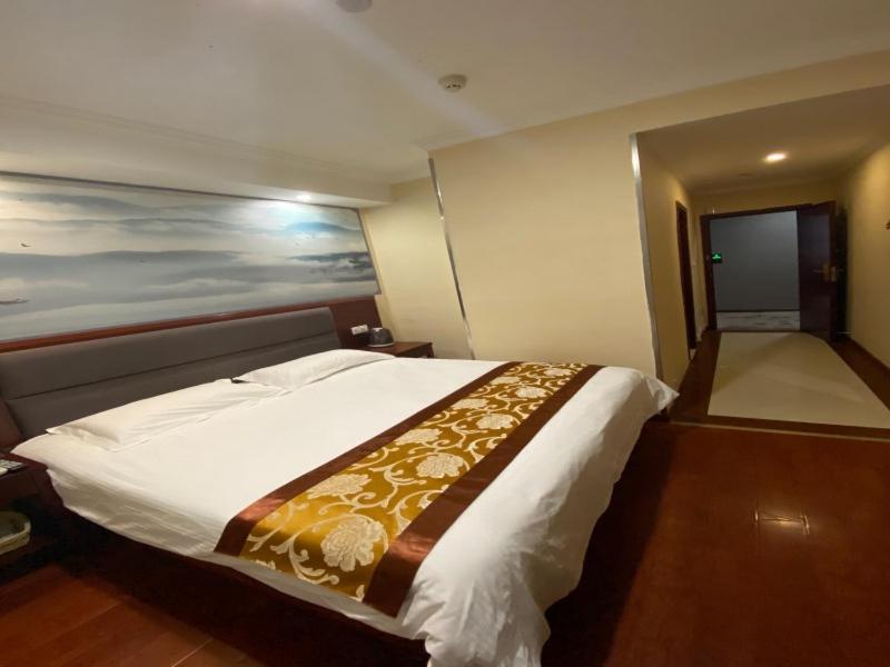 Mainland Chinese Citizens - Business Queen Room - Photo 11