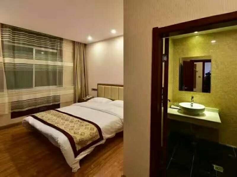 Mainland Chinese Citizens - Twin Room photo 3