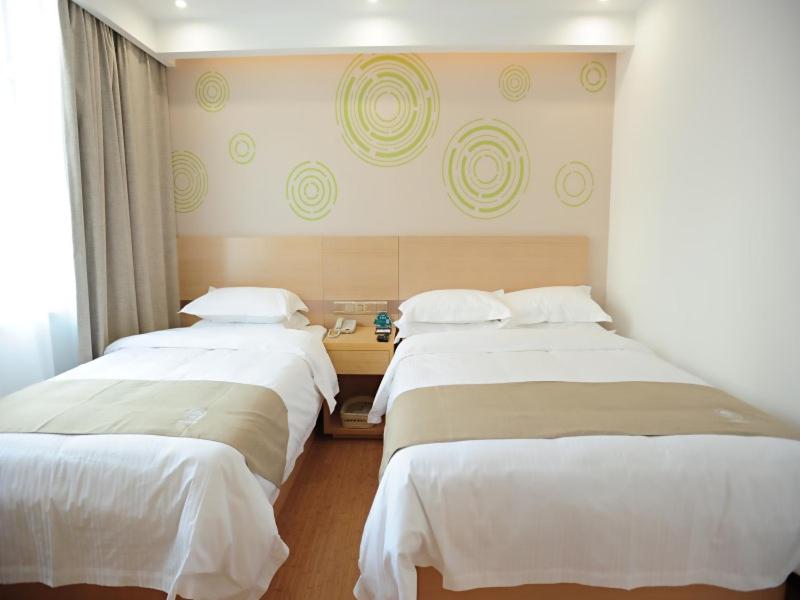 Twin Room - Photo 2