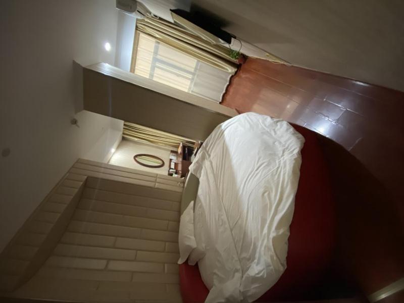 Mainland Chinese Citizens - Queen Room with Roundbed photo 3