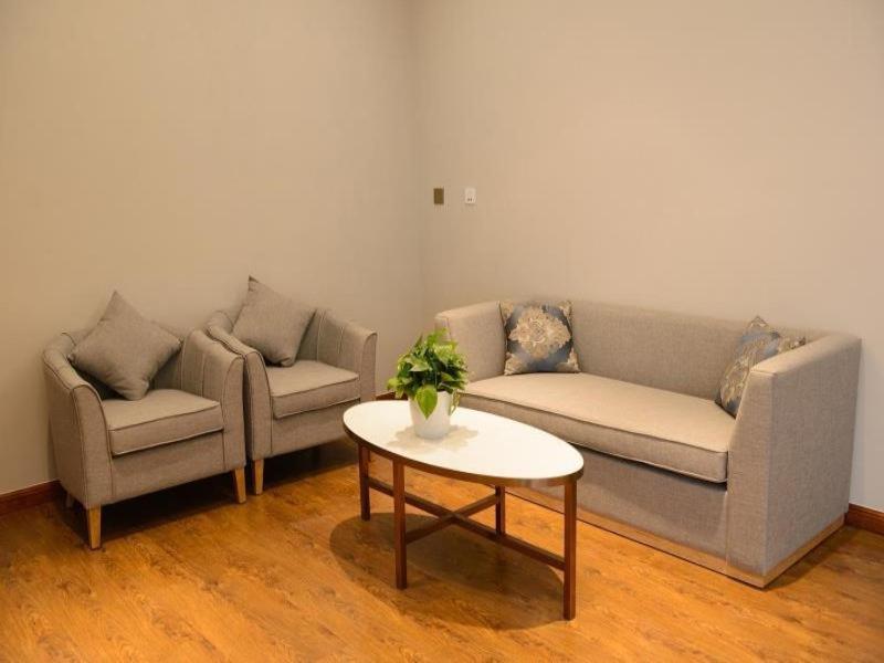 Deluxe Suite - Photo 6