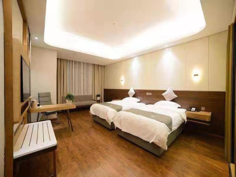 Deluxe Suite - Photo 3