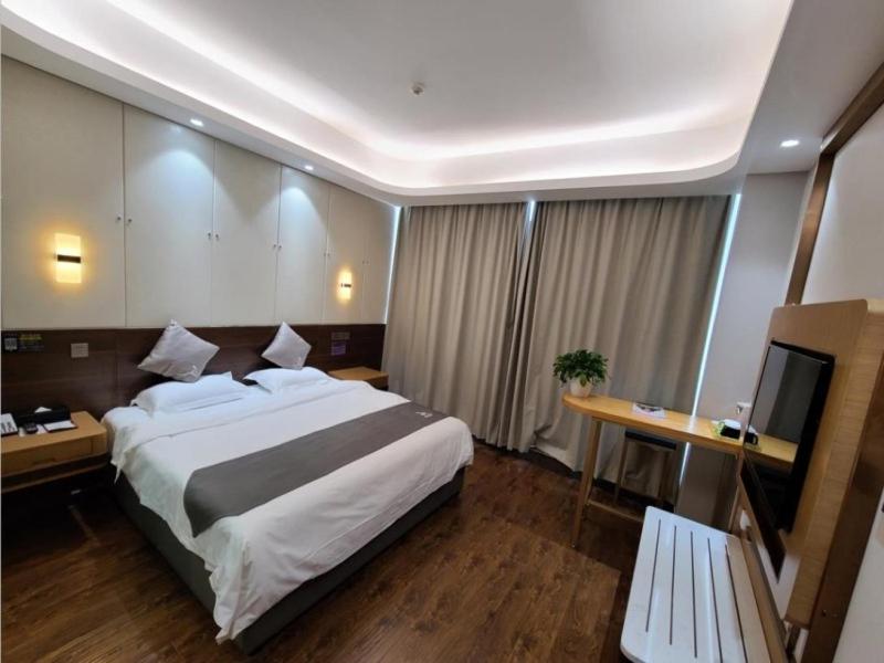 Deluxe Suite - Photo 20