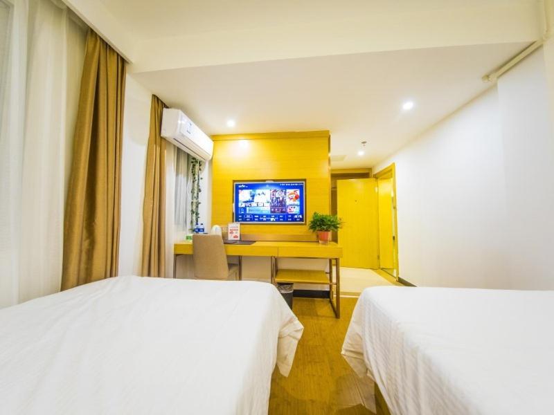 Twin Room - Photo 7
