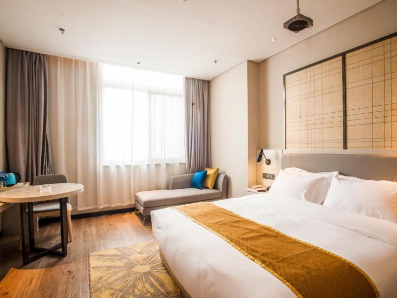 Deluxe Queen Room photo 2