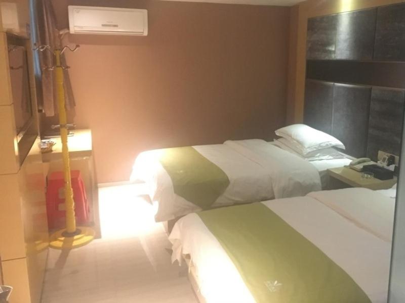 Twin Room - Photo 2