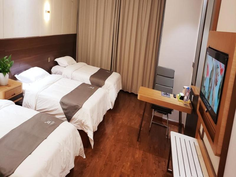 Deluxe Suite - Photo 21