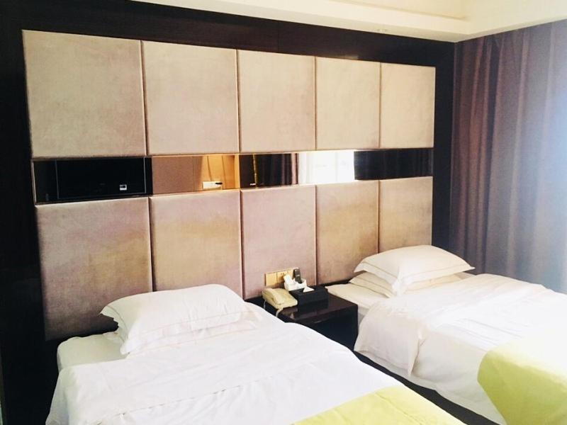 Twin Room - Photo 9