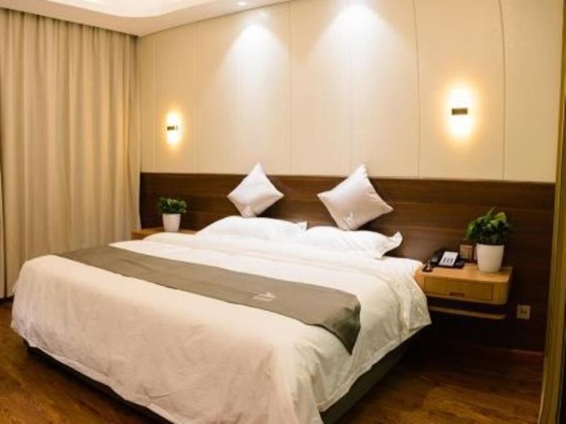 Deluxe Suite - Photo 14