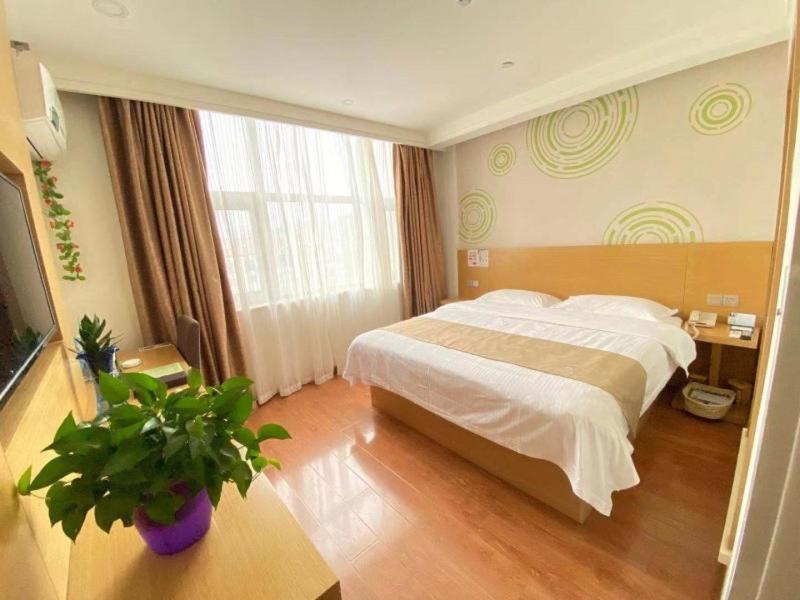 Deluxe Queen Room photo 2